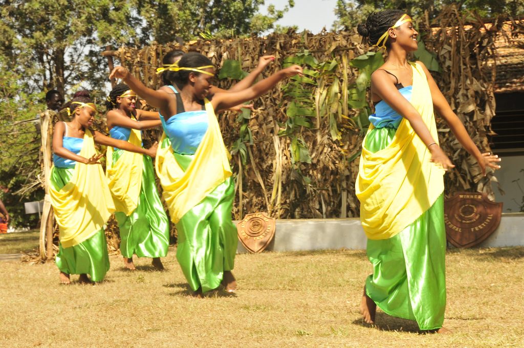 The Rwandese-Burindi students entertain guests
