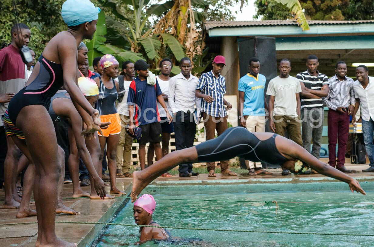 The female students showing their diving skills
