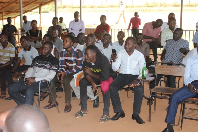 Chaos as Kyambogo students storm senate demanding internship allowances ...