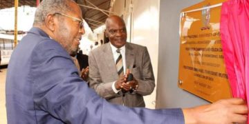 Mutebile unveiling new Engineering laboratories during his time as Chancellor